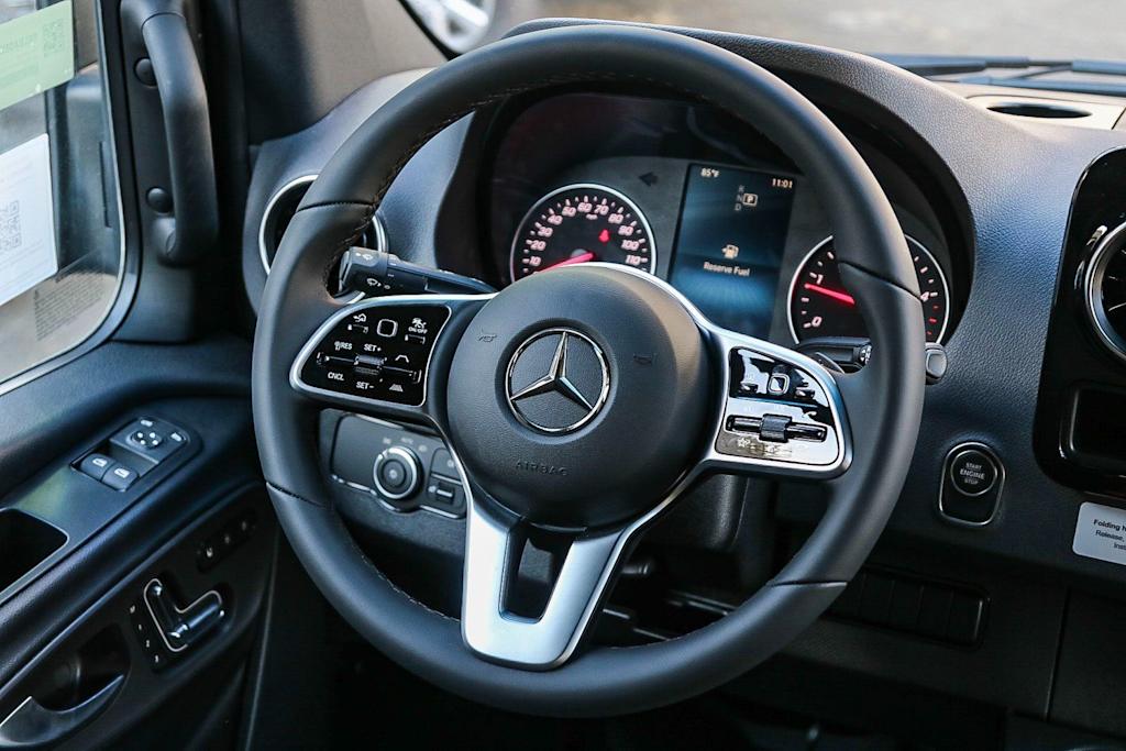 Thumbnail: 2024 Mercedes-Benz Sprinter - 9