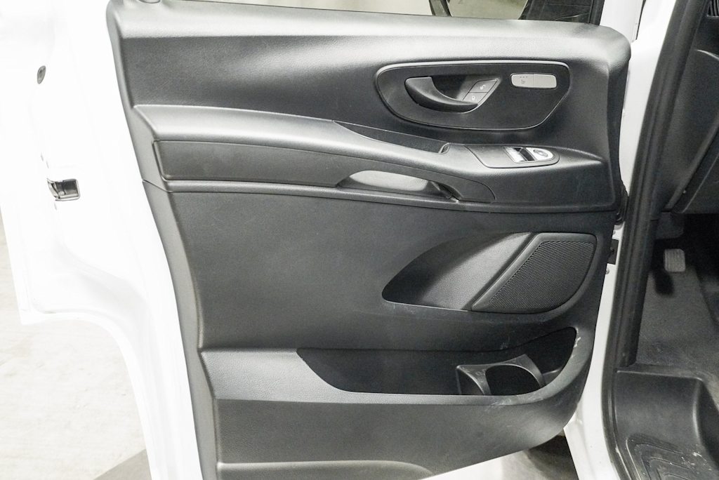 2023 Mercedes-Benz Metris  23