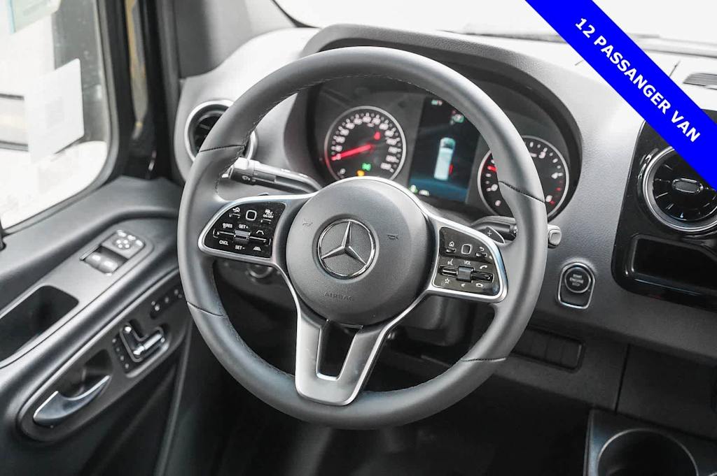 Thumbnail: 2024 Mercedes-Benz Sprinter - 9