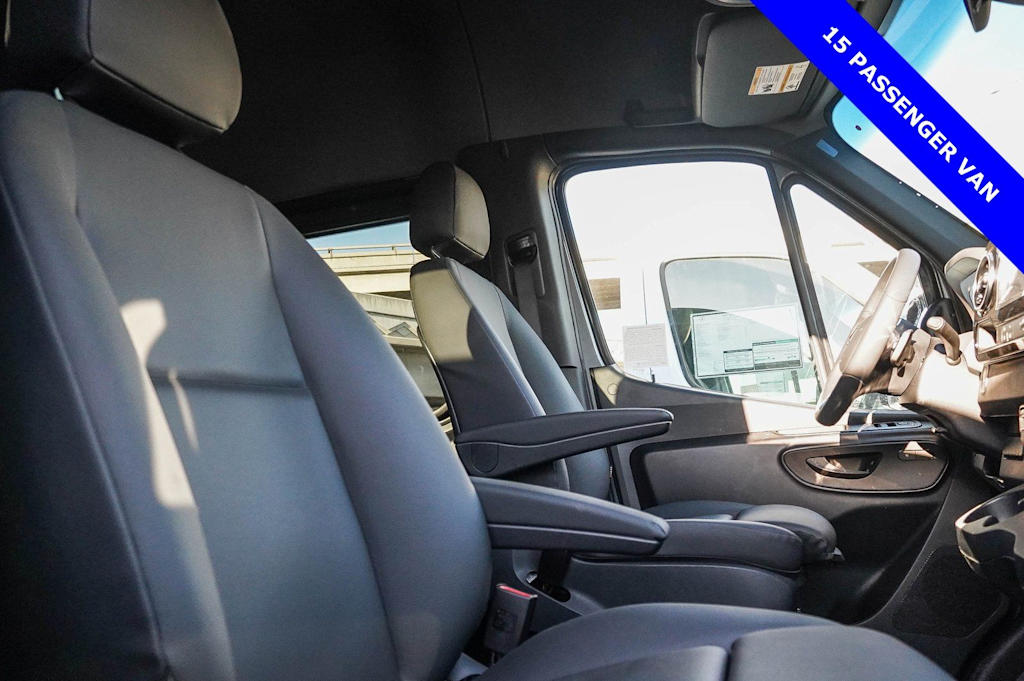 Thumbnail: 2024 Mercedes-Benz Sprinter - 10