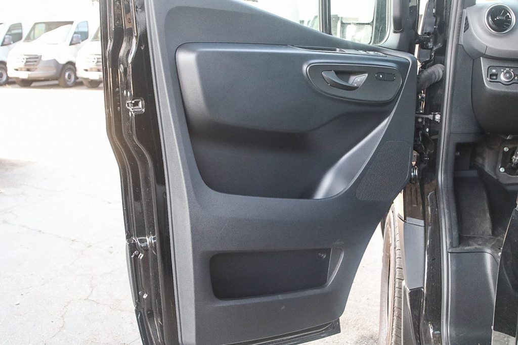 Thumbnail: 2025 Mercedes-Benz Sprinter - 22