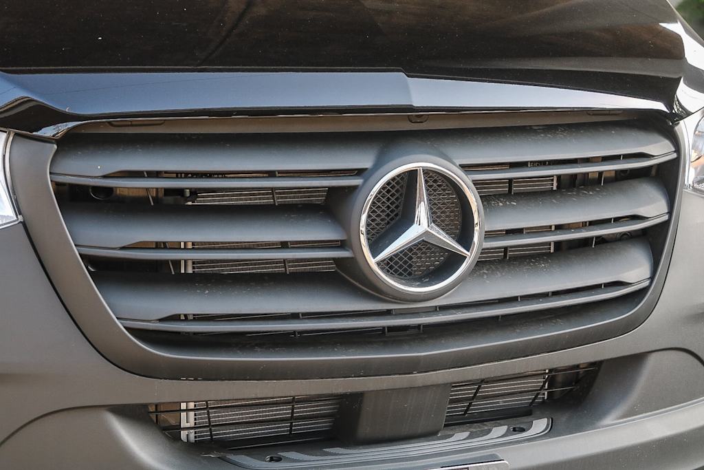Thumbnail: 2025 Mercedes-Benz Sprinter - 16