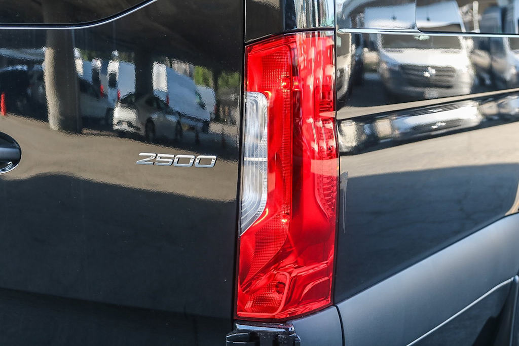 Thumbnail: 2025 Mercedes-Benz Sprinter - 19