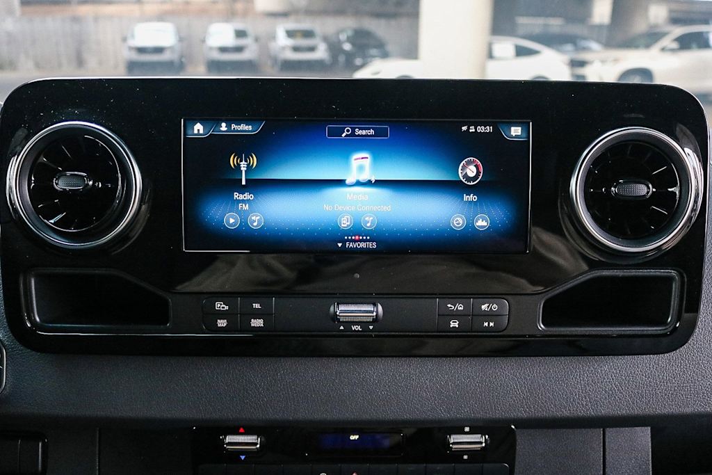 Thumbnail: 2024 Mercedes-Benz Sprinter - 11