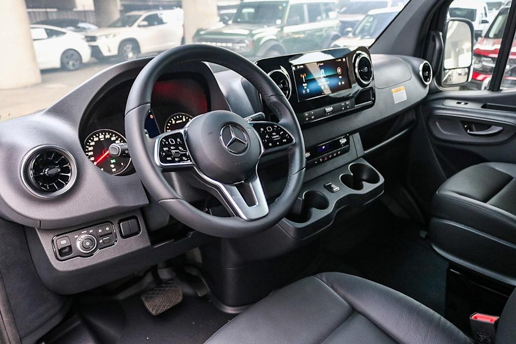 Thumbnail: 2024 Mercedes-Benz Sprinter - 2