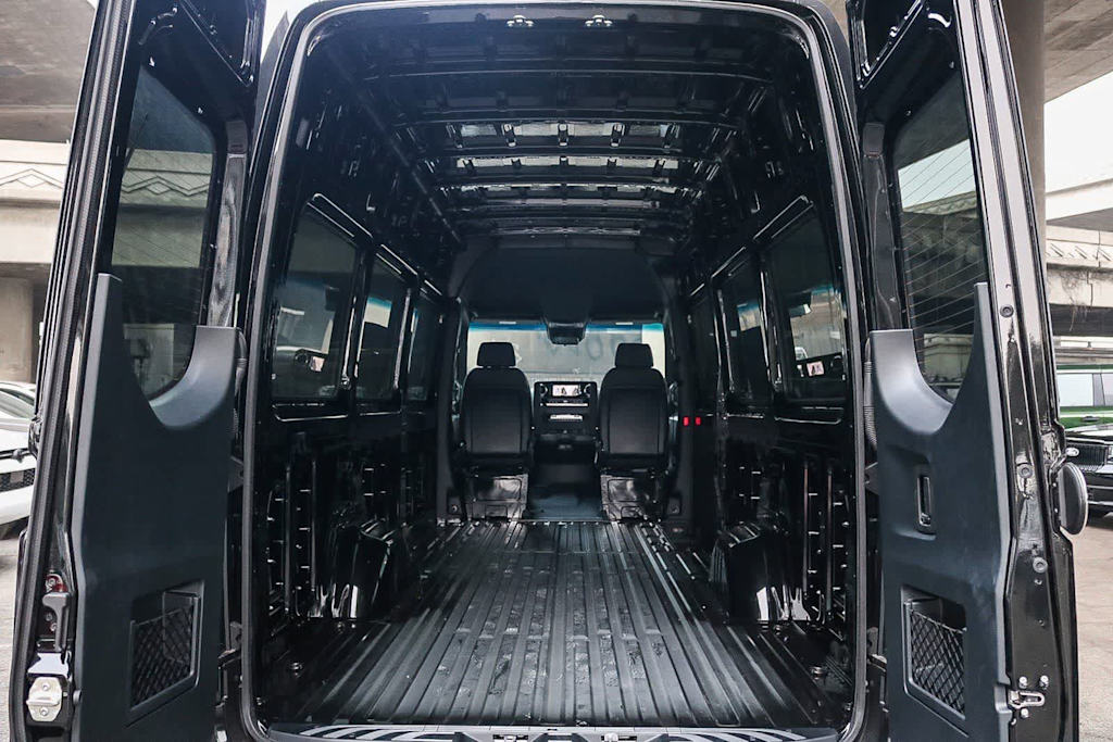 Thumbnail: 2024 Mercedes-Benz Sprinter - 7