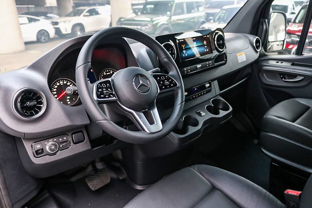 Thumbnail: 2024 Mercedes-Benz Sprinter - 2