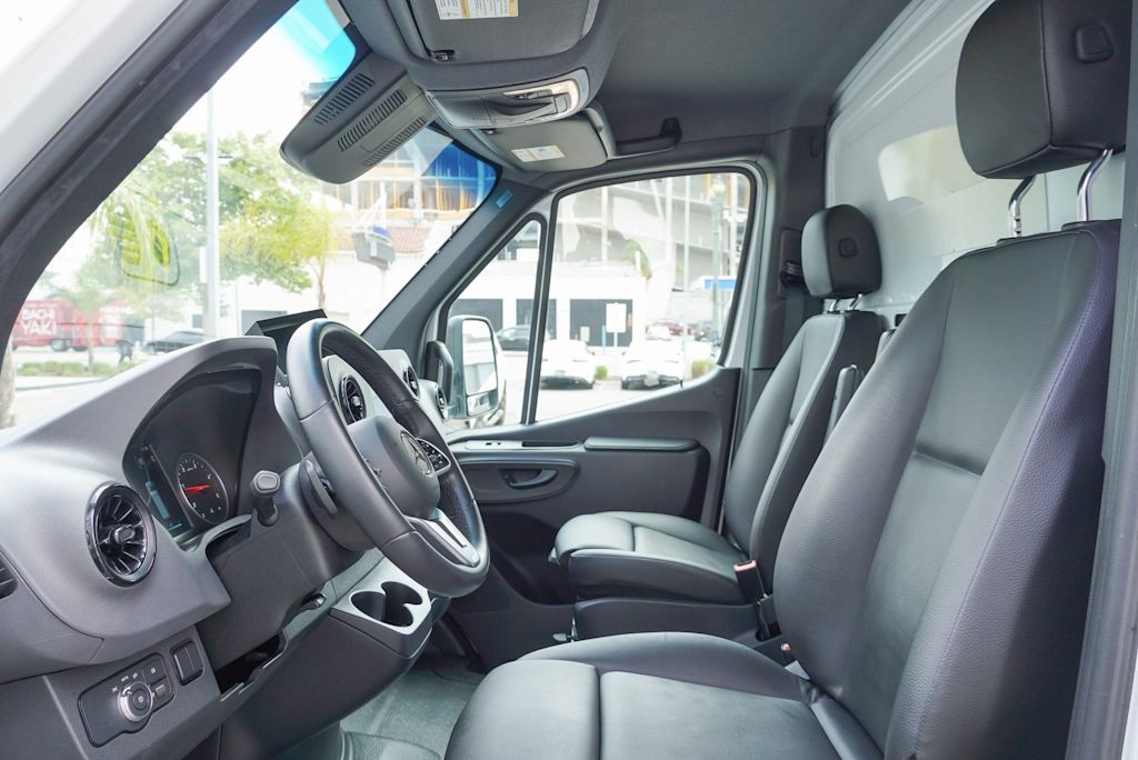 Thumbnail: 2022 Mercedes-Benz Sprinter - 9