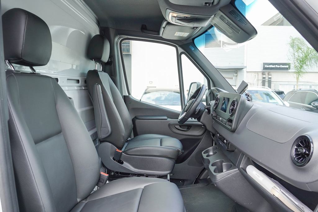 Thumbnail: 2022 Mercedes-Benz Sprinter - 8