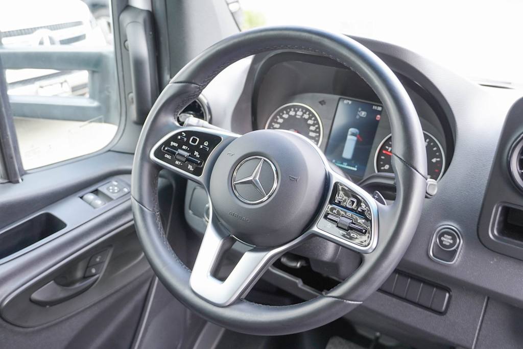 Thumbnail: 2022 Mercedes-Benz Sprinter - 10
