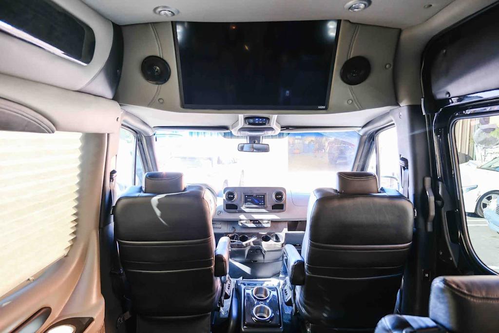 Thumbnail: 2020 Mercedes-Benz Sprinter - 6
