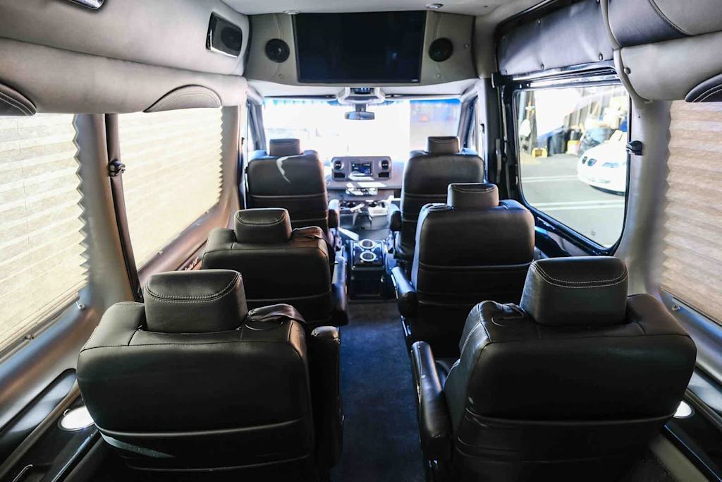 Thumbnail: 2020 Mercedes-Benz Sprinter - 10