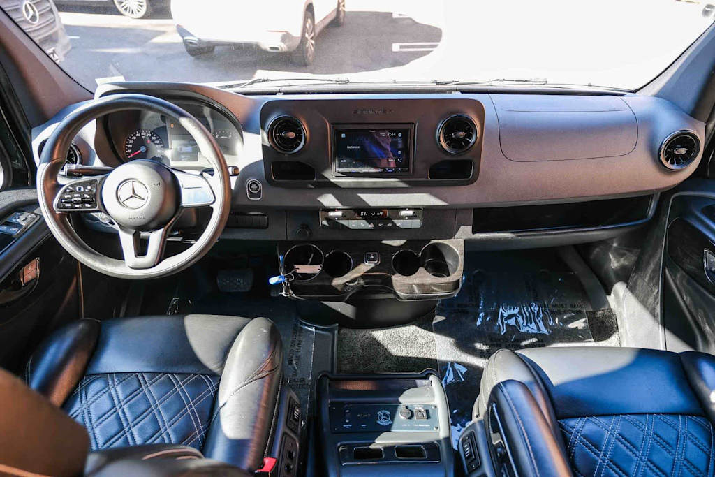 Thumbnail: 2020 Mercedes-Benz Sprinter - 2