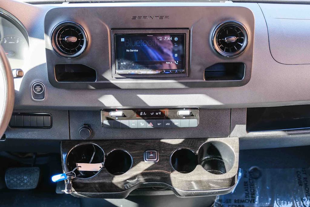 Thumbnail: 2020 Mercedes-Benz Sprinter - 23