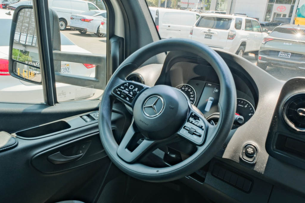 Thumbnail: 2023 Mercedes-Benz Sprinter - 2
