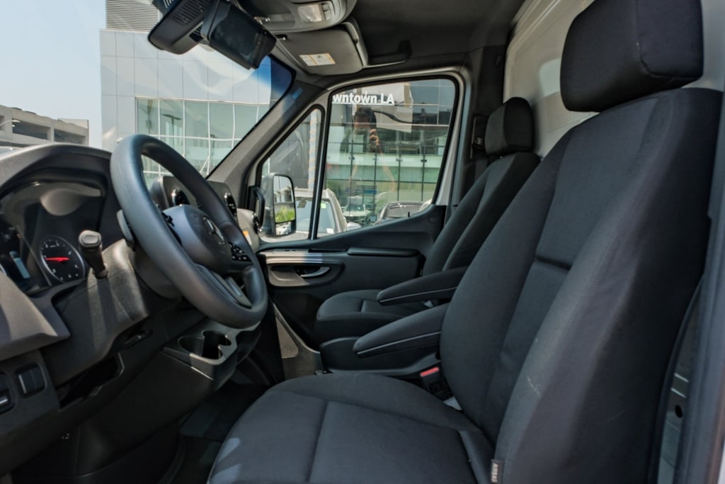 Thumbnail: 2023 Mercedes-Benz Sprinter - 6