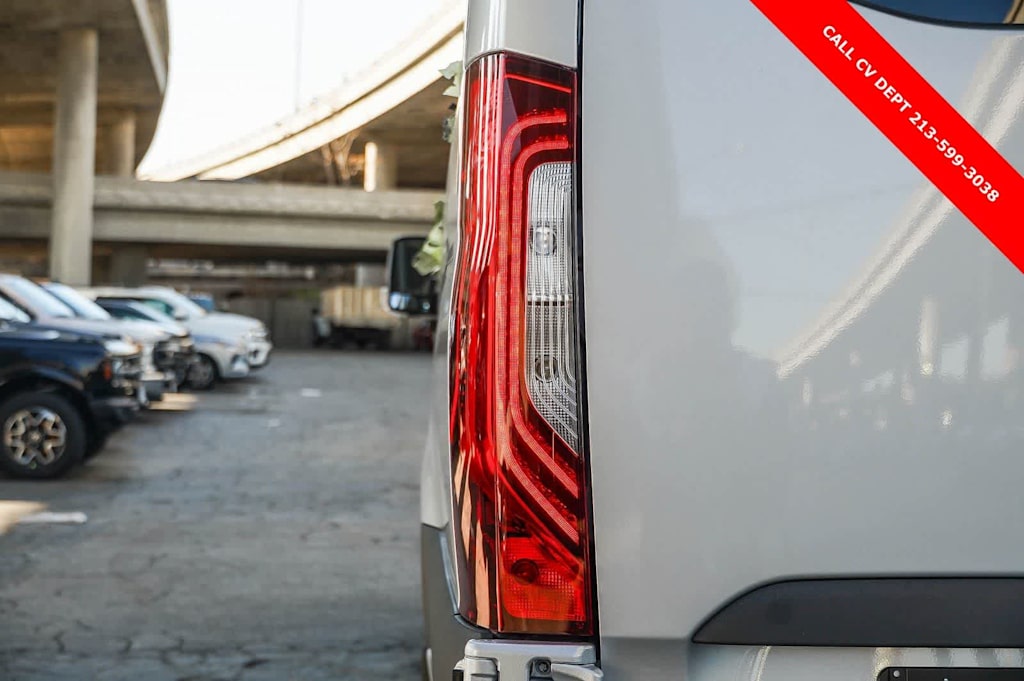 Thumbnail: 2024 Mercedes-Benz Sprinter - 8