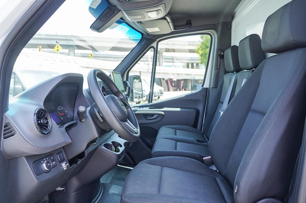 Thumbnail: 2021 Mercedes-Benz Sprinter - 9