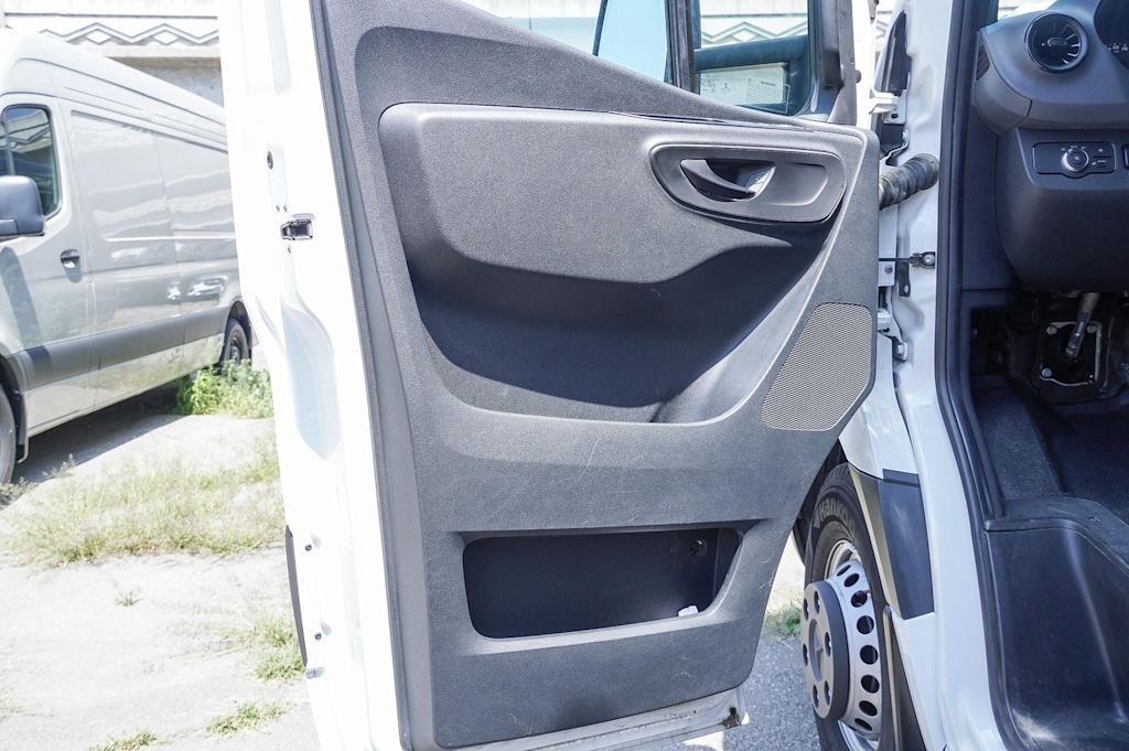 Thumbnail: 2021 Mercedes-Benz Sprinter - 19