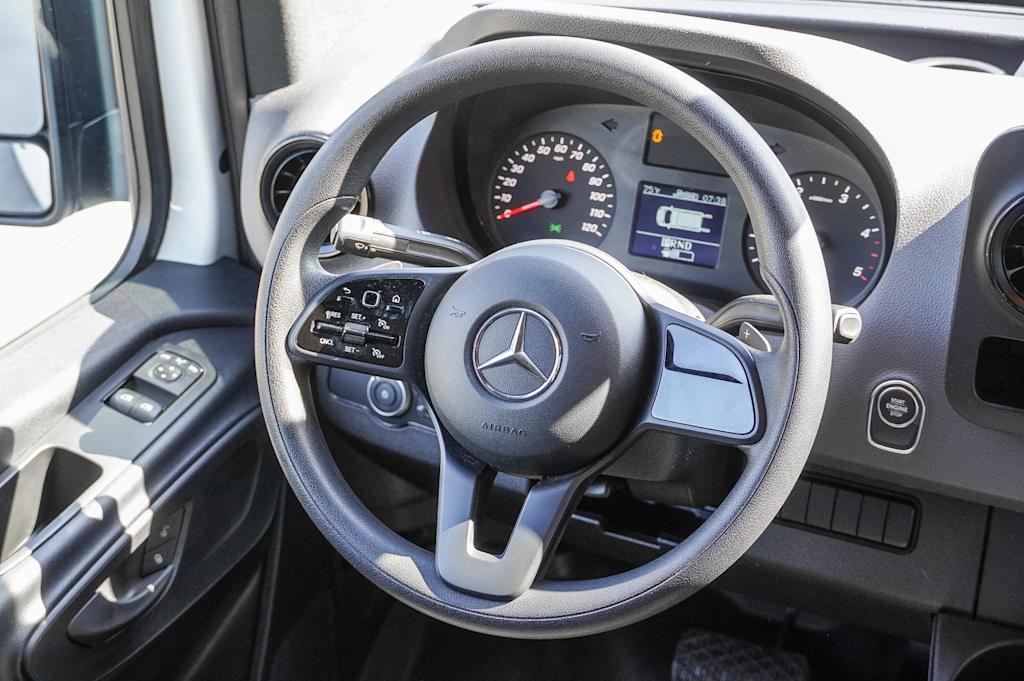 Thumbnail: 2022 Mercedes-Benz Sprinter - 8