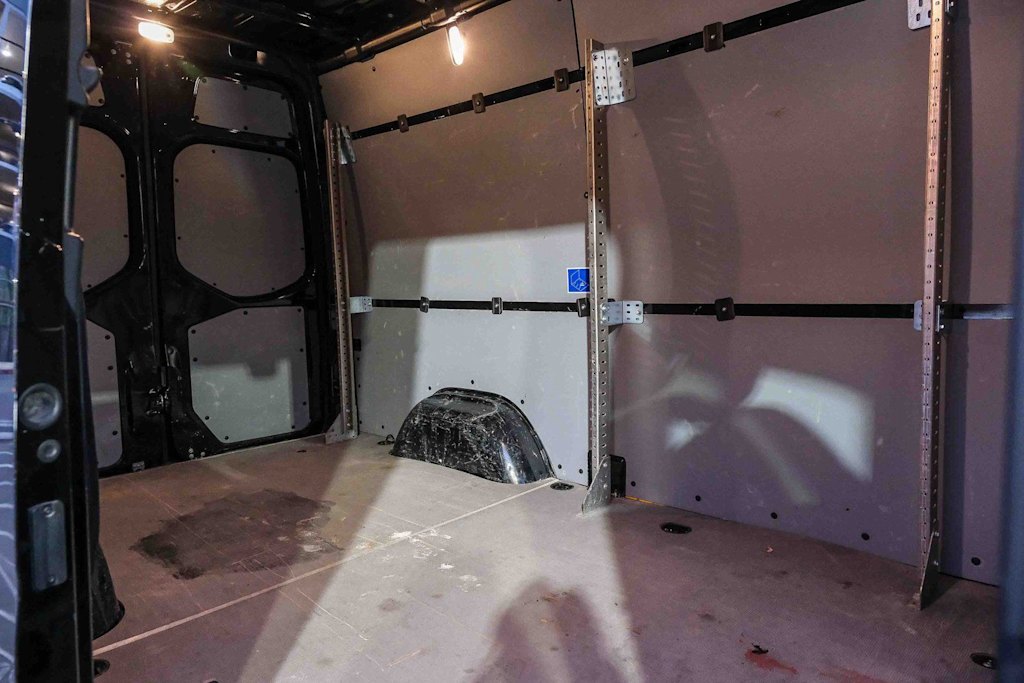 Thumbnail: 2021 Mercedes-Benz Sprinter - 9