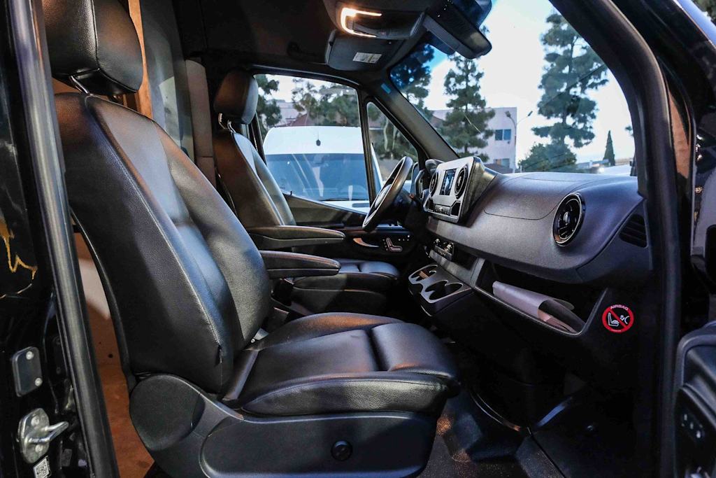 Thumbnail: 2021 Mercedes-Benz Sprinter - 10