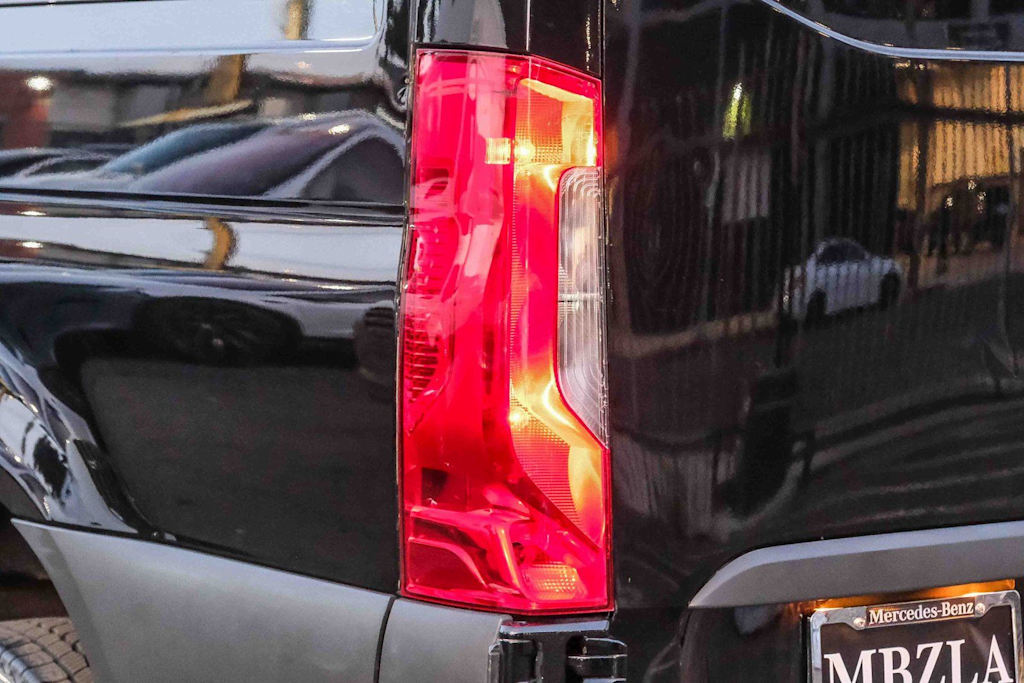 Thumbnail: 2021 Mercedes-Benz Sprinter - 16