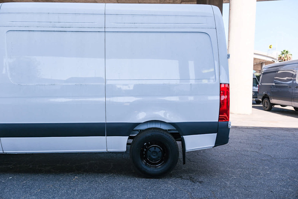 Thumbnail: 2025 Mercedes-Benz Sprinter - 5