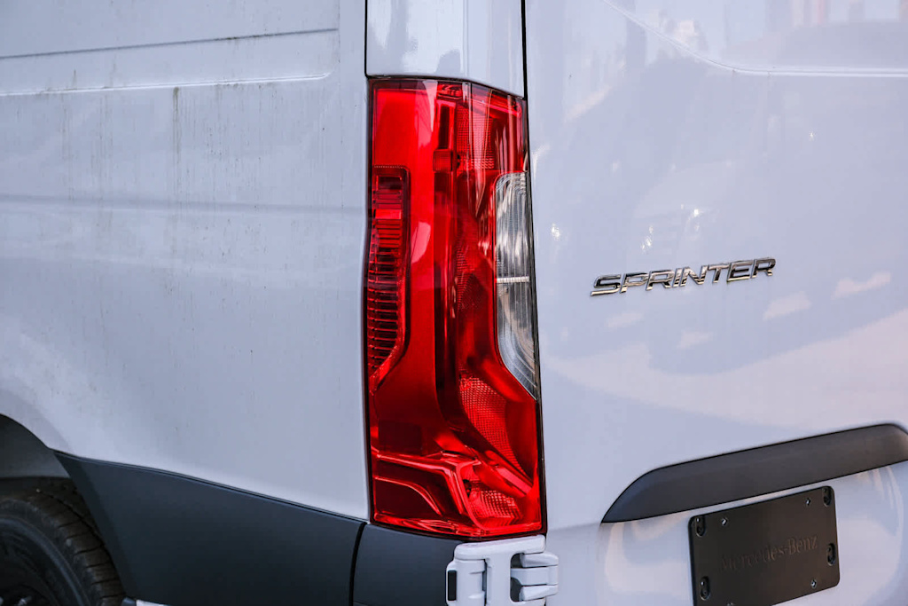 Thumbnail: 2025 Mercedes-Benz Sprinter - 16