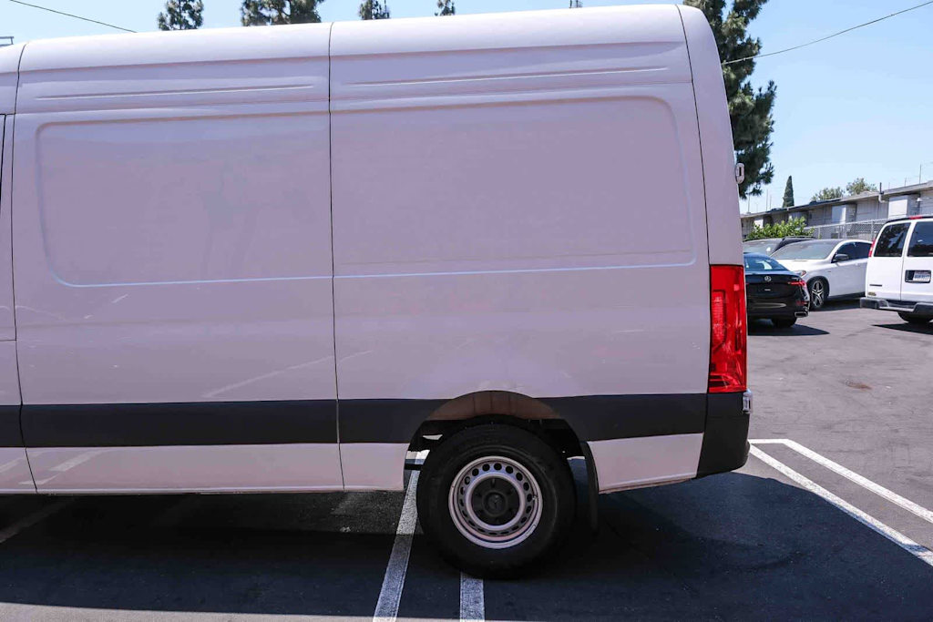 Thumbnail: 2025 Mercedes-Benz Sprinter - 5