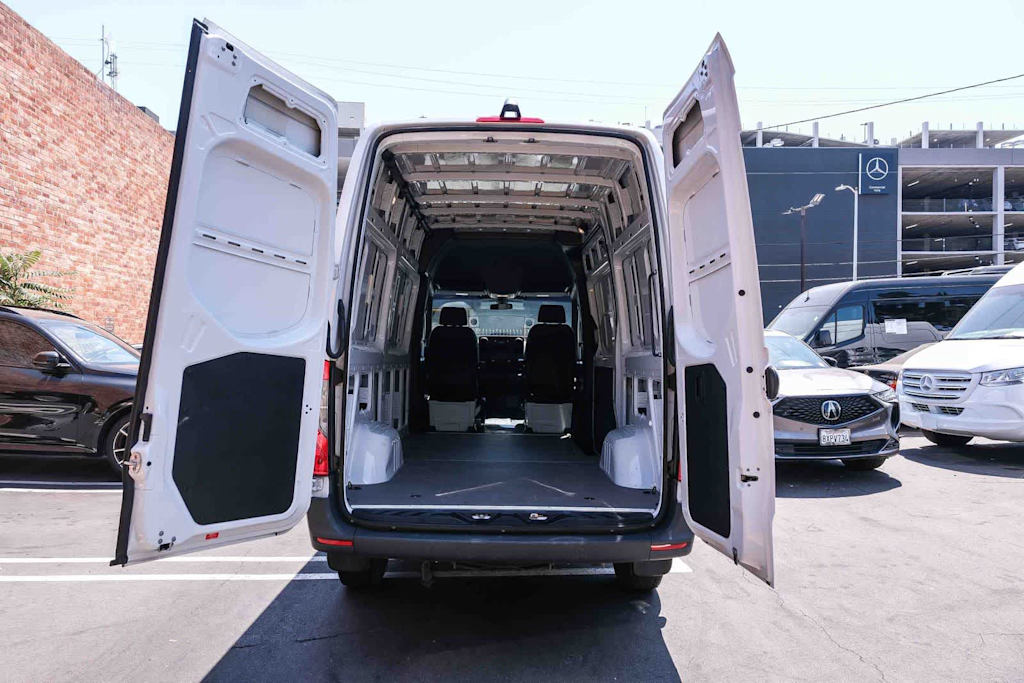 Thumbnail: 2025 Mercedes-Benz Sprinter - 31