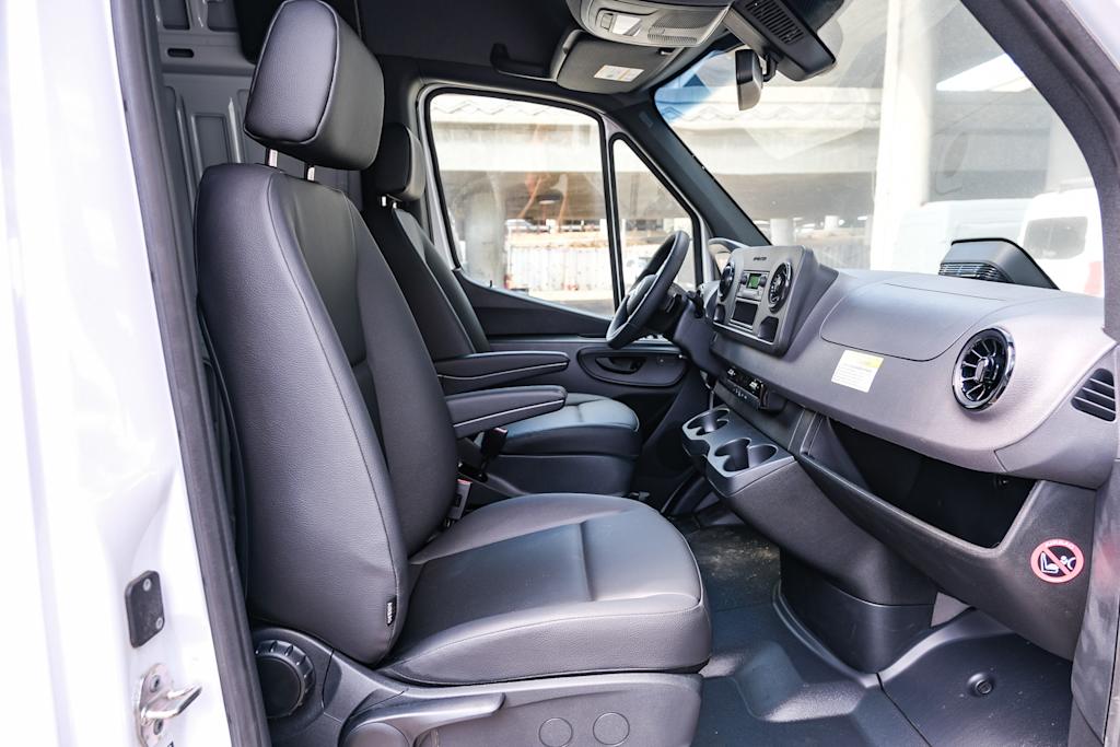 Thumbnail: 2025 Mercedes-Benz Sprinter - 11