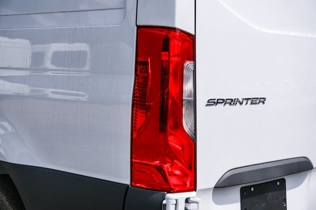 Thumbnail: 2025 Mercedes-Benz Sprinter - 25