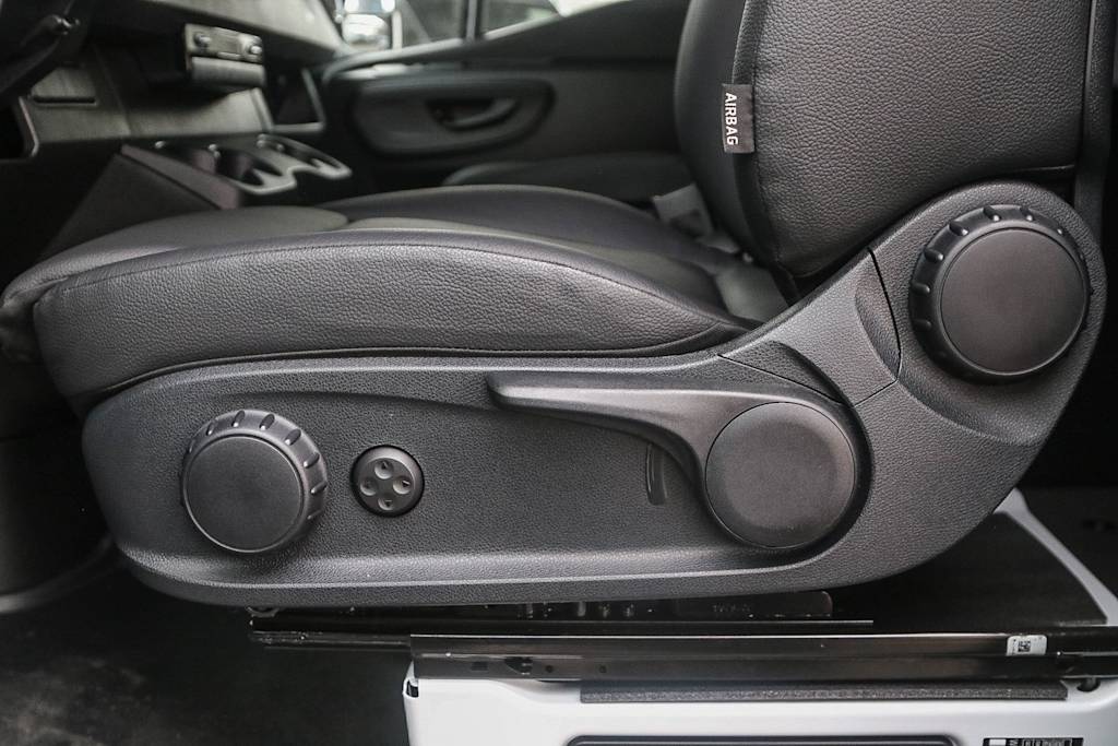 Thumbnail: 2025 Mercedes-Benz Sprinter - 21