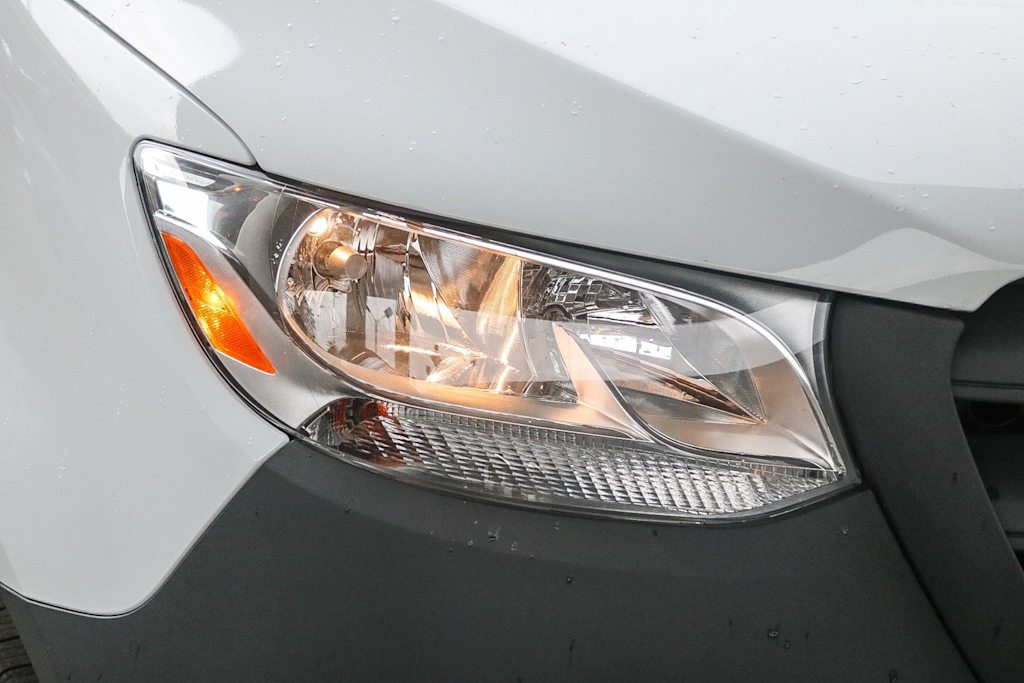 Thumbnail: 2025 Mercedes-Benz Sprinter - 16