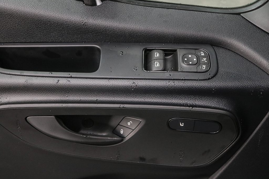 Thumbnail: 2025 Mercedes-Benz Sprinter - 23