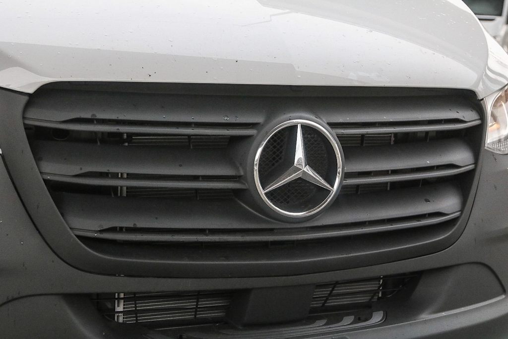 Thumbnail: 2025 Mercedes-Benz Sprinter - 17