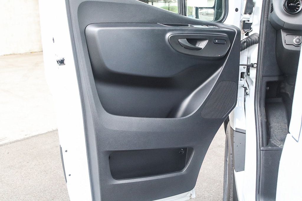 Thumbnail: 2025 Mercedes-Benz Sprinter - 23