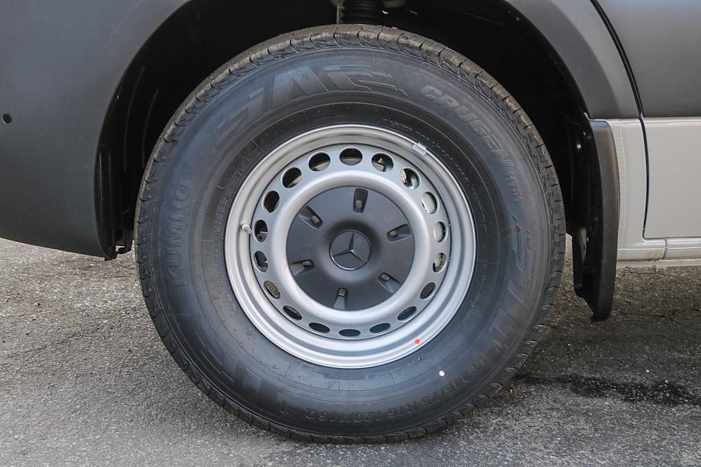 Thumbnail: 2025 Mercedes-Benz Sprinter - 19