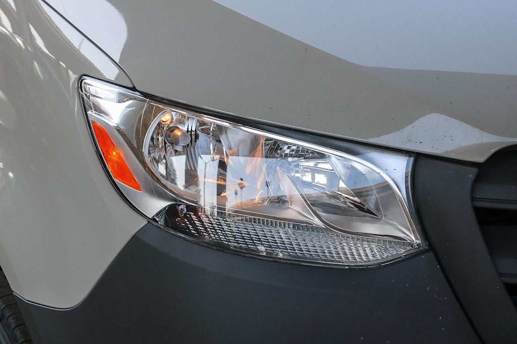 Thumbnail: 2025 Mercedes-Benz Sprinter - 16