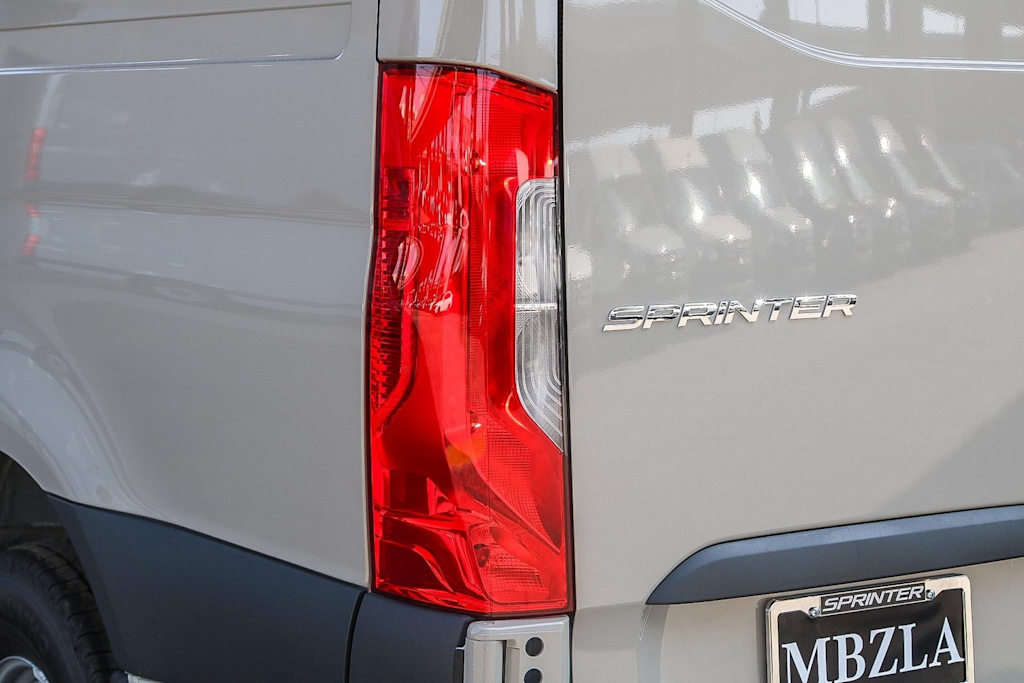 Thumbnail: 2025 Mercedes-Benz Sprinter - 18