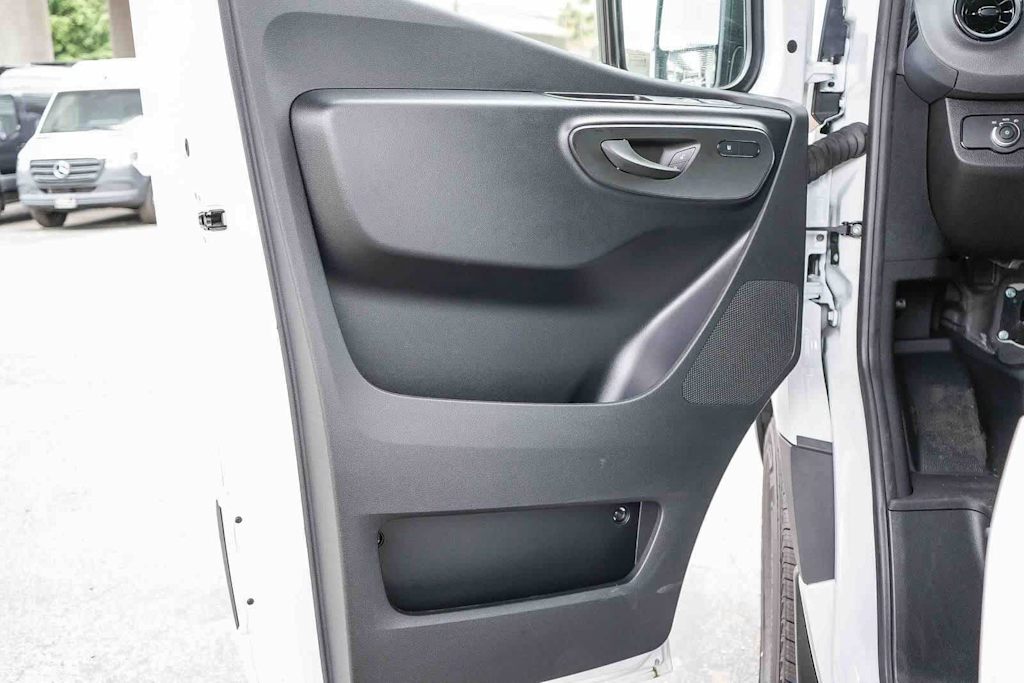 Thumbnail: 2026 Mercedes-Benz Sprinter - 23