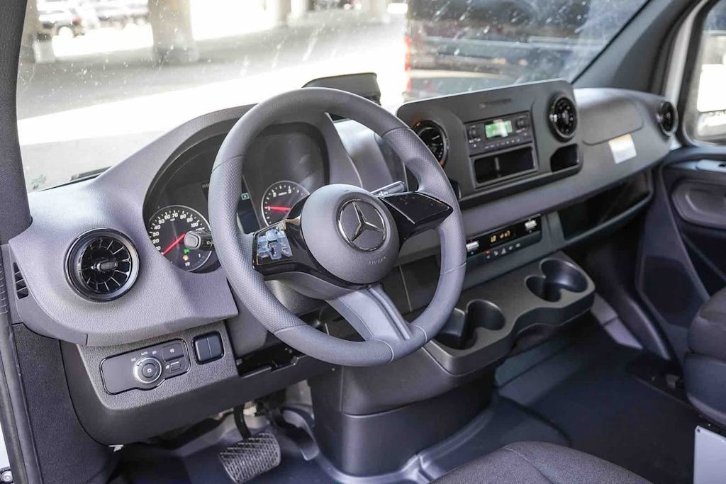 Thumbnail: 2026 Mercedes-Benz Sprinter - 2