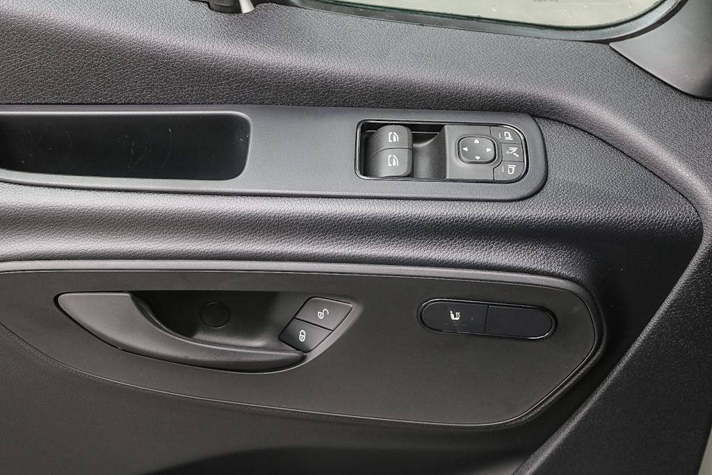 Thumbnail: 2025 Mercedes-Benz Sprinter - 24