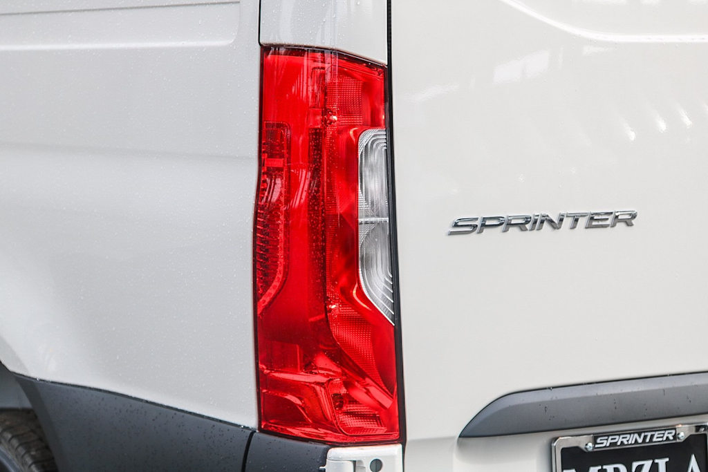 Thumbnail: 2025 Mercedes-Benz Sprinter - 19