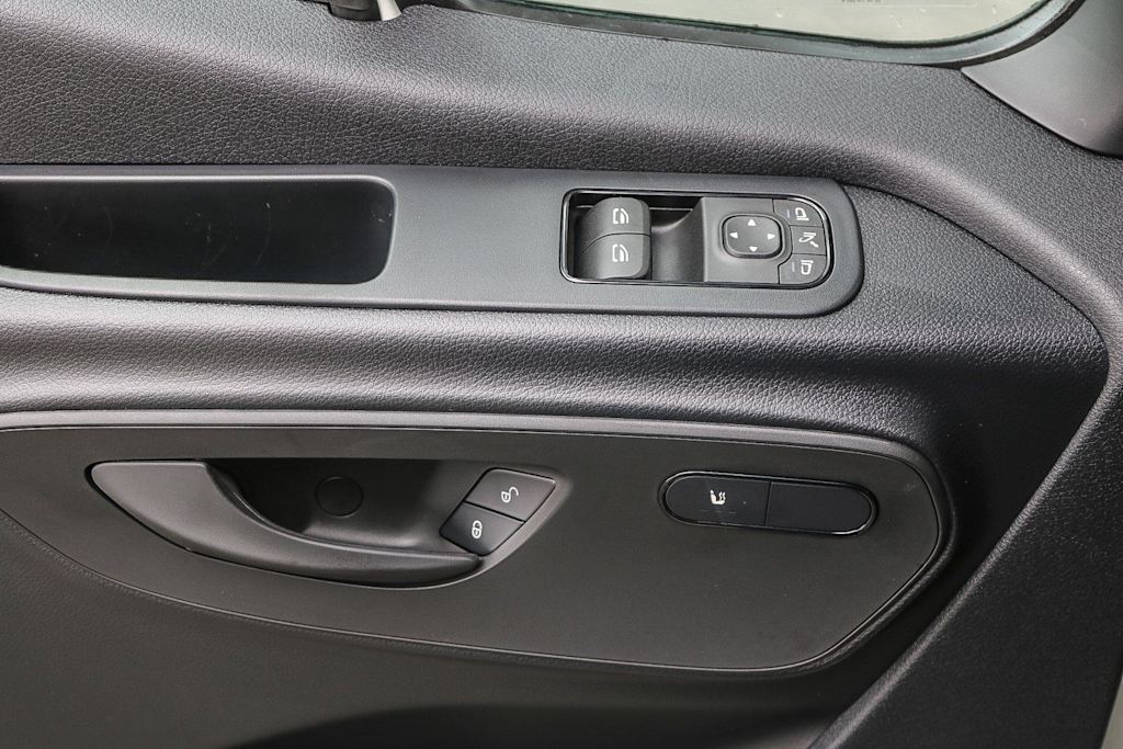 Thumbnail: 2025 Mercedes-Benz Sprinter - 24