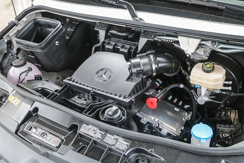 Thumbnail: 2025 Mercedes-Benz Sprinter - 7