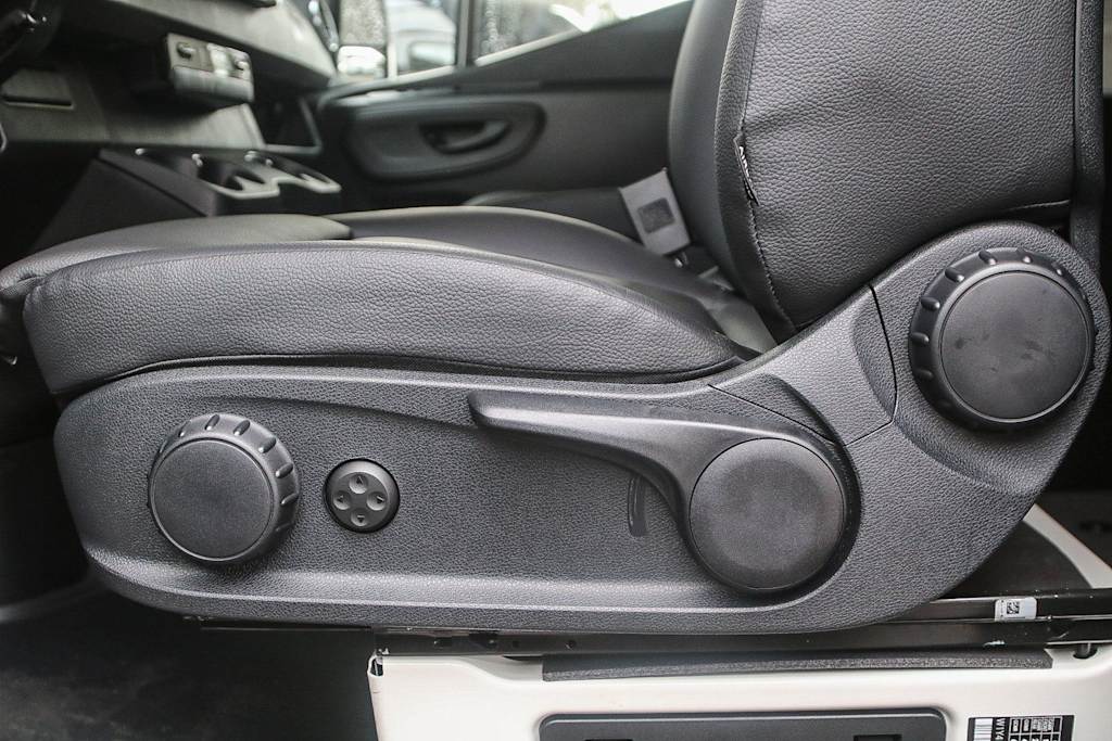 Thumbnail: 2025 Mercedes-Benz Sprinter - 22