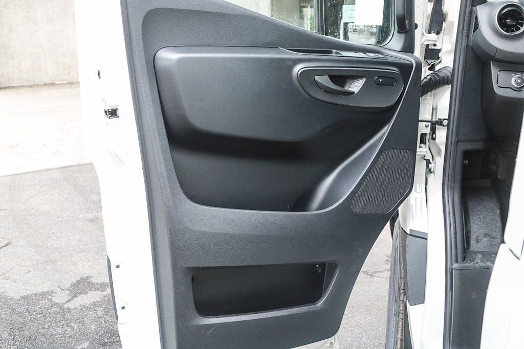 Thumbnail: 2025 Mercedes-Benz Sprinter - 23