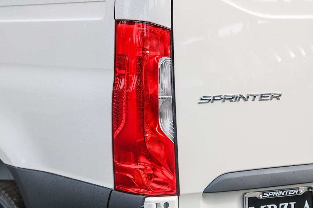 Thumbnail: 2025 Mercedes-Benz Sprinter - 19